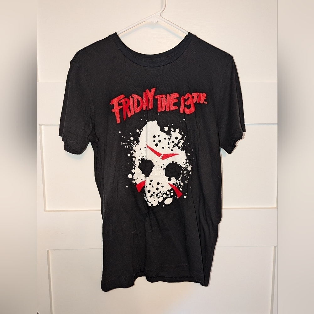 Friday the 13th graphic T-shirt size medium. Unisex size medium. Halloween
